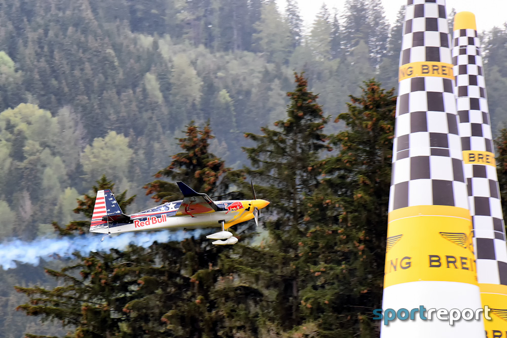 Red Bull Air Race im Landeanflug auf Niederösterreich